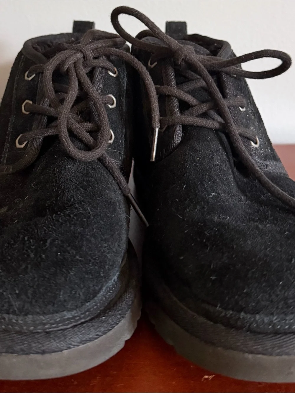 UGG Neumel Women’s Black Suede Sheepskin Lined Lace-Up Chukka Ankle Boot 8